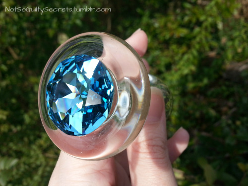 minxymilly:  notsoguiltysecrets:  Took my princess plug out in the sunlight for some nice pictures.   Aren’t these just gorgeous in the sun? 