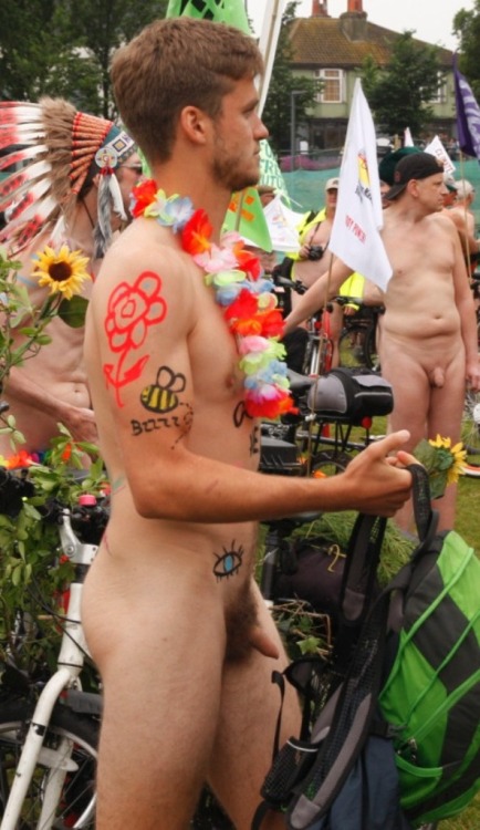 londonnakedbikeride:   Use the tag for more of him. 5 of 5.  