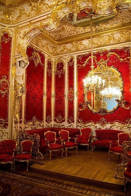 thats-not-victorian:Hermitage Museum, St. Petersburg, RussiaThis is from the 18th century, and is do