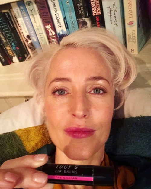 gillianaofficial:Worst selfie taker ever. That took me 50 tries. Or is that normal? Ok so I’ve been 