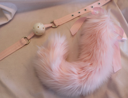 owlberta:  bemysugardaddyy:  I want this so bad  Ohhhhhhh cute I want a pink tail 😱 