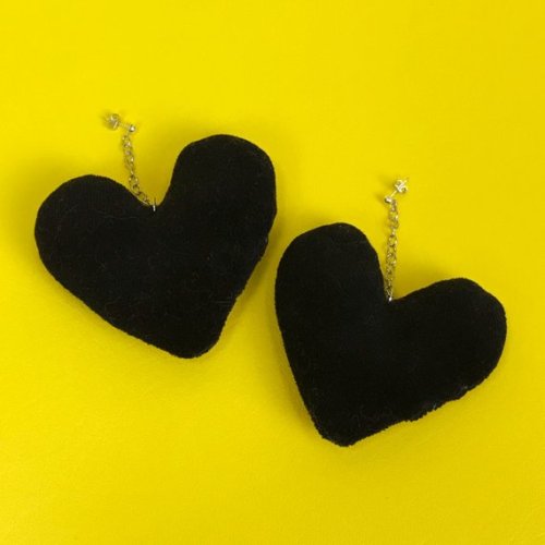 Black Heart Plush Earrings //TheCosmicCircle