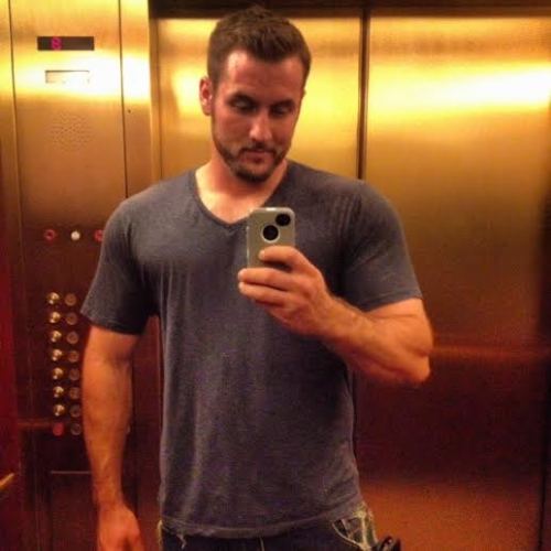 boywife19yo:  Sweet jesus, I’m melting…