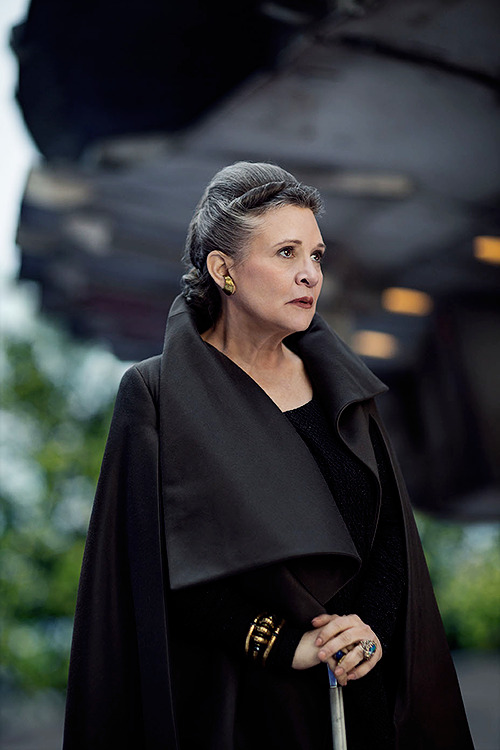 becketts:General Leia’s (Carrie Fisher) new hairstyle contains an Alderaanian mourning braid, theore