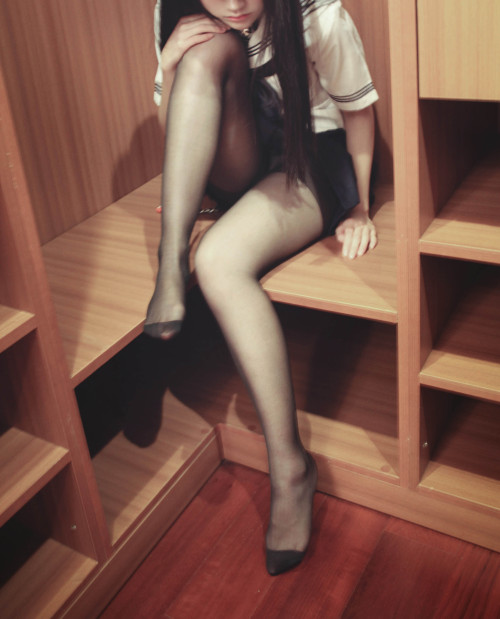 https://thighfreak.tumblr.com/post/136005363196