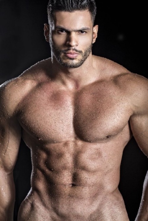 cdnlifter27:  Lucas Mesquita Photos: Ronaldo Gutierrez 