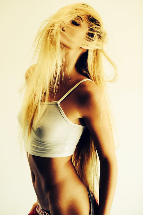 cityofthefatale:  cityofthefatale - Blonde Moment  Lovely.