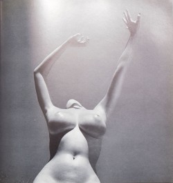 efspar: almavio: André de Dienes (1913 - 1985) | from Western Nudes, 1968 boob shadows are awesome 