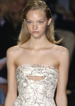 queengemma:  GEMMA WARD x CAROLINA HERRERA SS05  