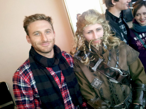 yeaaah crapy mobilephone pic :( Dean and me in Fili cosplay&hellip; it looks so shitty XDDD but I wa