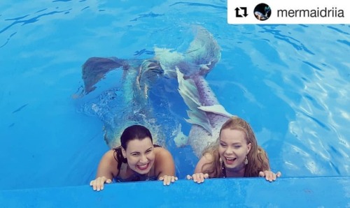 So happy to swim with my sea sister!  #Repost @mermaidriia (@get_repost) ・・・ Mermaid sisters unite! 