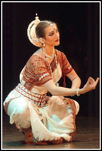 Classical Indian dance2, 6. Colleena Shakti7. Odissi dance, Bharatanatyam8, 10. Odissi dance9. Odiss