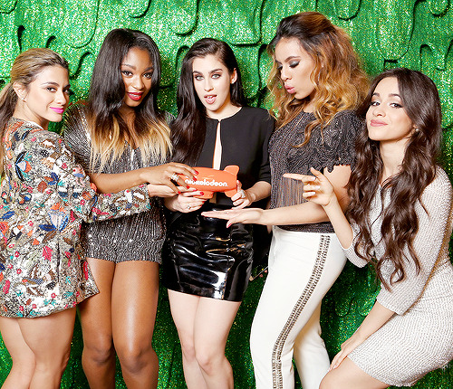 celebritiesofcolor:Fifth Harmony pose backstage at Nickelodeon’s 28th Annual Kids’