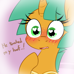 ask-glittershell:Did he just call me pretty?!