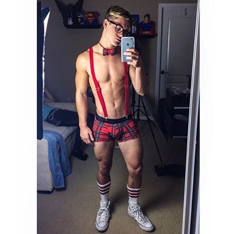 hgteens:  Oh damn… 😍  Model: @daddy_crawf