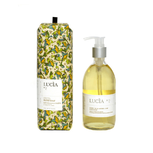 Blended with 100% pure botanical oils, this Organic Liquid Hand Soap provides a relaxing handwashing