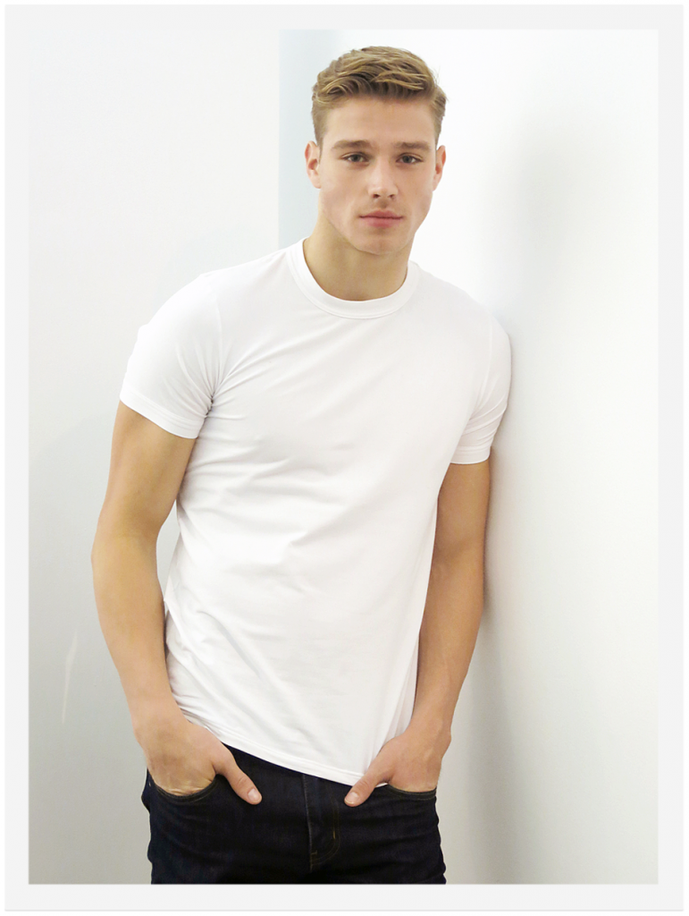 speedobuttandtaint:  manculture:  Matthew Noszka  Speedobuttandtaint : Hot men ,
