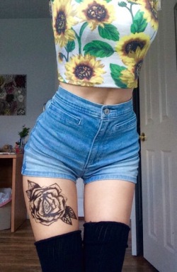 the-just-wanna-be-skinny:  beautyful body, beautiful tattoo