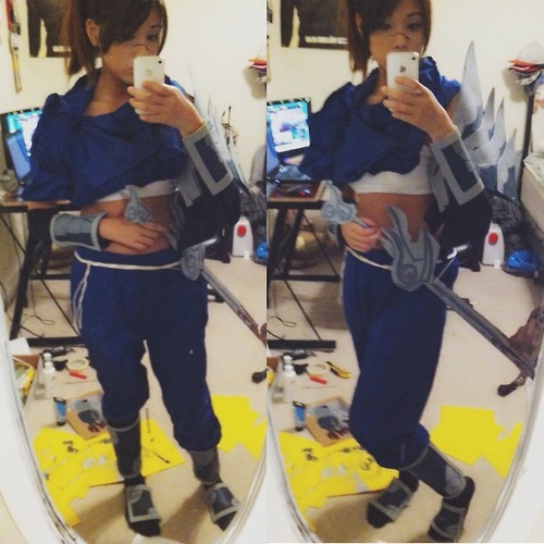 cosplay-gamers:
“ female yasuo cosplay from league of legends
instagram; @bearybunniee
”