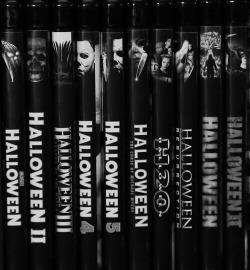 thepumpkinqueenn:movie night anyone? 🖤🔪