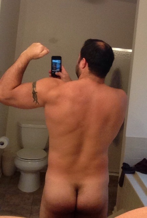thepassioniscomingback: My back has been waxed. My butt has not. Nice