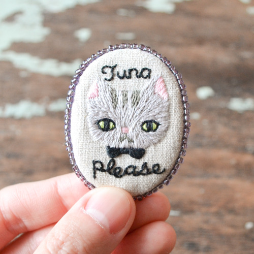 New cat brooches now available in my shops:doalittledance.folksy.comdoalittledance.e