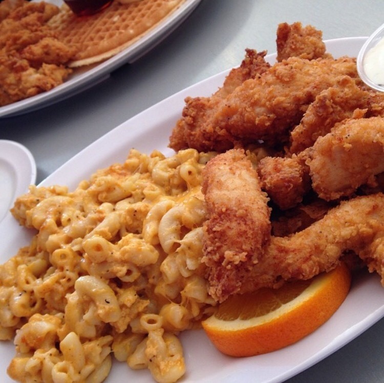 lebritanyarmor:  afro-arts:  Home of Chicken &amp; Waffles  www.homeofchickenandwaffles.com