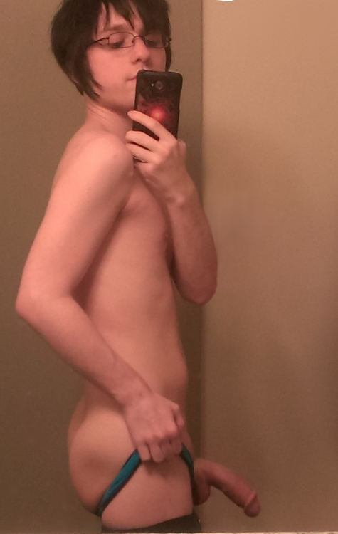 vxserenade:  Hey look… I’m not dead.