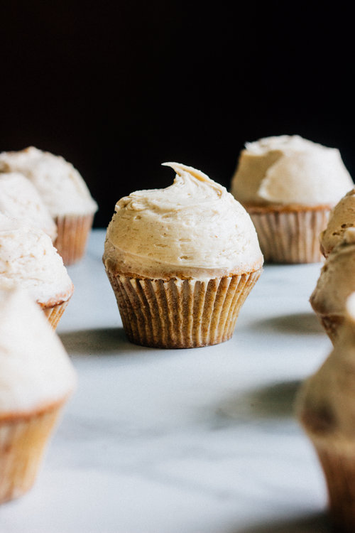 ugly–cupcakes:  SPICE CUPCAKES WITH CHAI FROSTING  