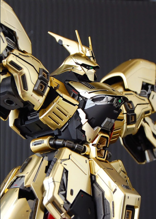 MG 1/100 Sazabi Ver Ka - Painted Build.Modeled by Shunneige.via GUNDAM GUY.More robots here.