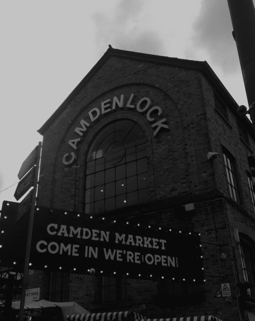 Camden Town is definitely one of my favorite places in London. I really love the atmosphere it creat