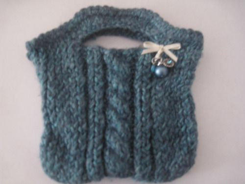 newwheelchair:chillknitts:Chill Knitts handbags for Hayley:They are finally ready and for sale to he