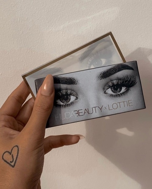 lottietomlinson: HUDA BEAUTY X LOTTIE dreams do come true I am so excited to show you my new Lottie 