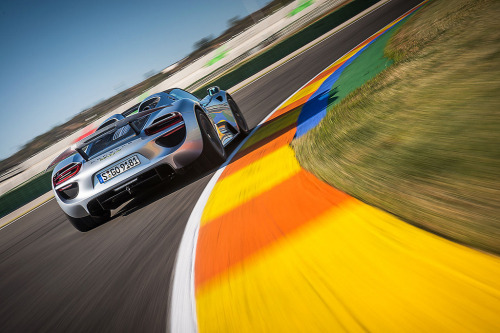 automotivated:  Porsche 918 Spyder, Valencia. (by Dean Smith (EVO Magazine staff photographer))