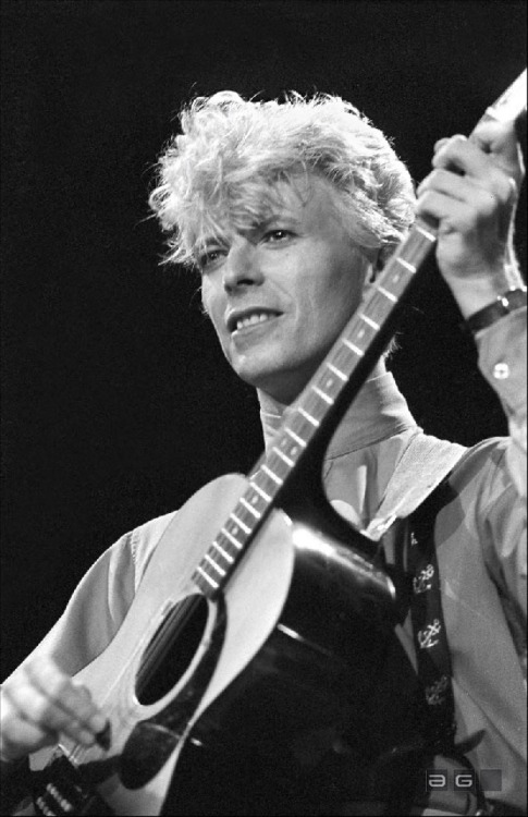 Photo by Allen Tannenbaum, Madison Square Garden, NYC, 1983.{analoguegallery.com}