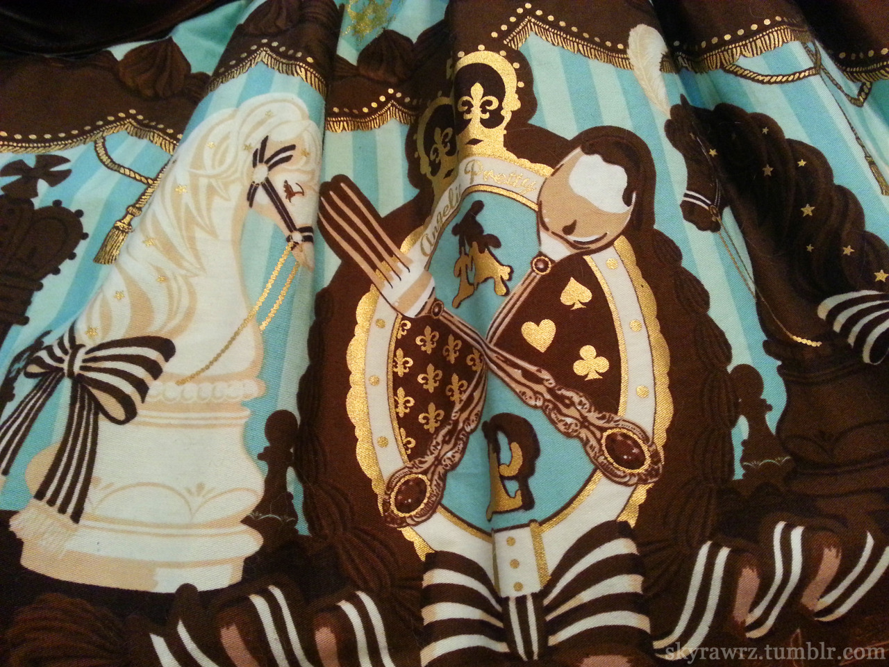 skyrawrz:  Finished making some accessories for my Chess Chocolate outfit I’m wearing