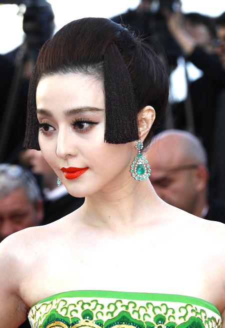 diglettdevious:  sweetappletea:  mingsonjia:  robblerobble:  The only thing I know about Fan Bingbing is that she’s a Goddess.   Fan Bingbing runs every red carpet   GASP WHAT A GORGEOUS DRESS  This is nutty!  
