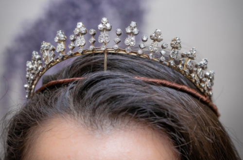 theladyintweed:Antique diamond tiara that converts to a necklace, circa 1880-90 For sale here 