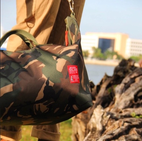 afro-arts:  Chris Cardi  www.chriscardi.com // IG: chris_cardi  ✨ Artisan of handmade bags, garments & other goods – made in DC! ✨  贉.03  CLICK HERE for more black owned businesses! 