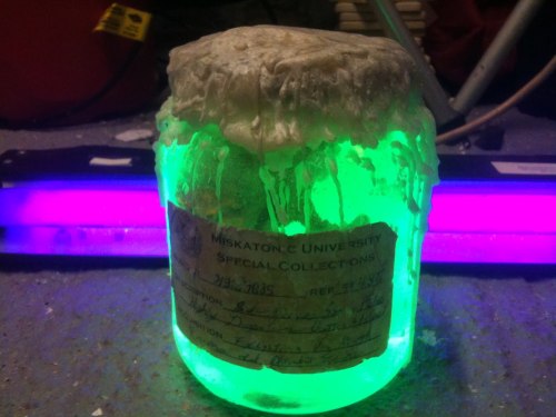 manticore-monster: cardinalrodent: grannymaki: amundane: How to make a “Thing in a Jar” 