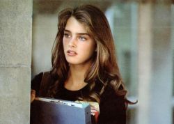 frekhel:  nesciuss:  young Brooke Shields is my ultimate girl crush  her eyebrows are amazing omg