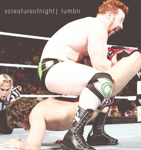 Sheamus Arse and Bryan Bulge! Such a good pic! =D