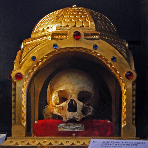 purgatorialsociety: The Skull of Saint Elizabeth of Hungary