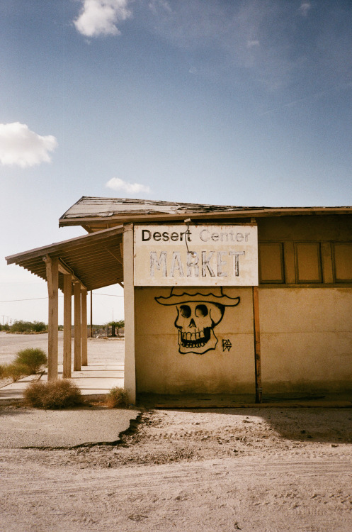 brandonharman:Desert Center, Ca@brandonharman