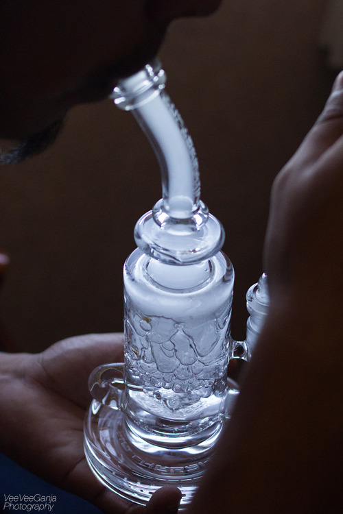 veeveeganja:  geck0man dabbing on a Mothership porn pictures