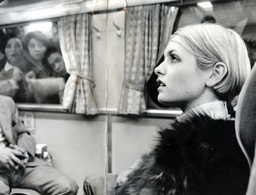 isabelcostasixties: Twiggy is seen in the Shinkansen bullet train at Tokyo Station, Japan on October 20, 1967 in Tokyo, Japan. (Photo by The Asahi Shimbun)