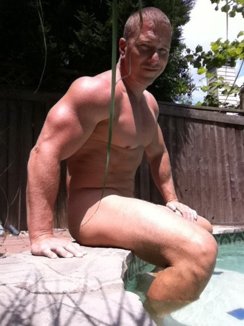 guysthatgetmehard:  spending the afternoon at the pool with abb 