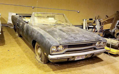 jacdurac:  Super Bee, Road Runner and Charger 