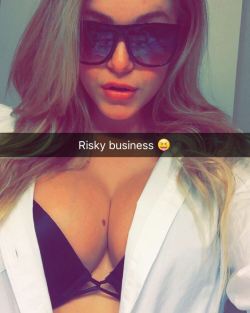 bustyig:  Instagram: courtneytailor | More pictures of courtneytailor More Busty Babes &amp; Big Boobs | Our Instagram | Our SnapChat Store