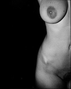 crinaprida:  Geometry of lust.  © Crina Prida